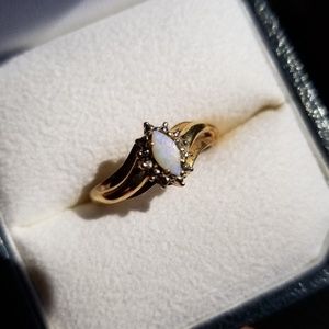 💐Marquis Fire opal in 10k gold ring💐